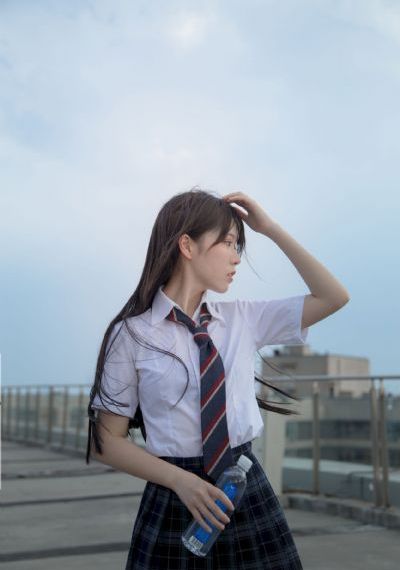 被蛇玩到高潮H纯肉辣文农夫与蛇_超清日韩免费观看