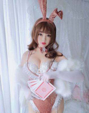 欧美cosplay18禁在线_720超清免费观看