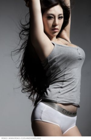 娇乳欲女H奶汁翘_BD韩语电影在线观看